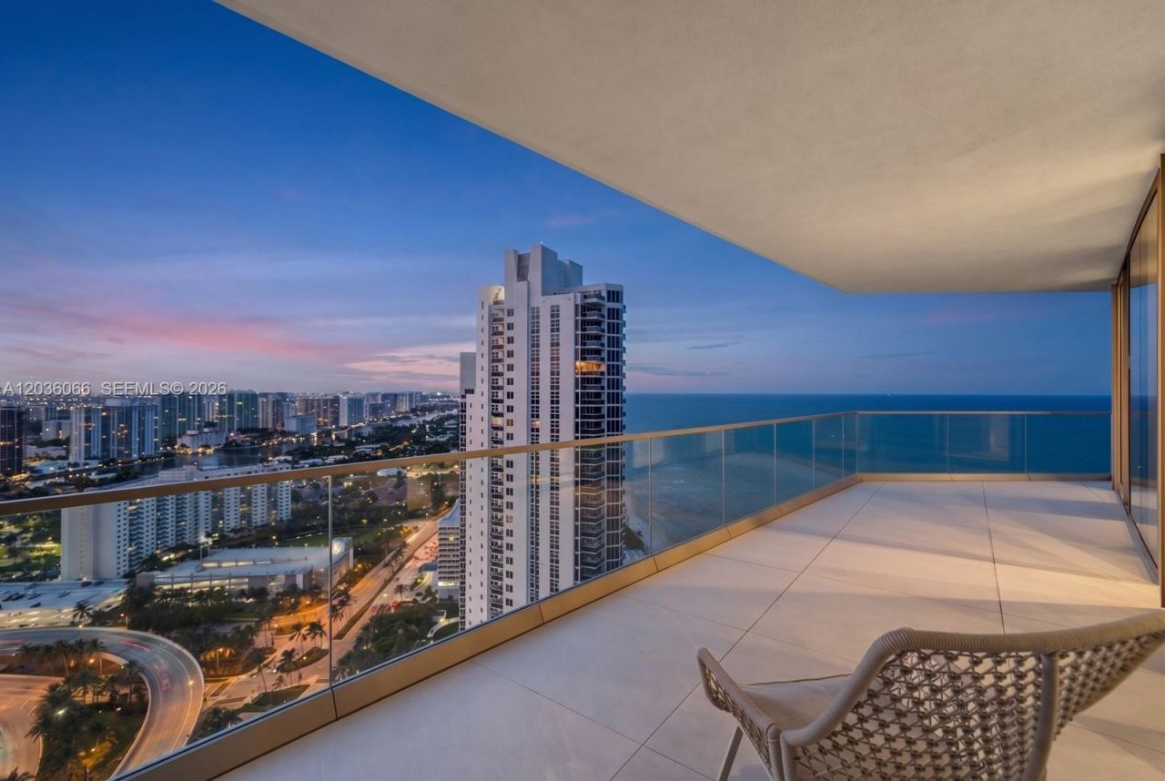 18975 Collins Ave , Unit 3000, Sunny Isles Beach, FL 33160 Photo