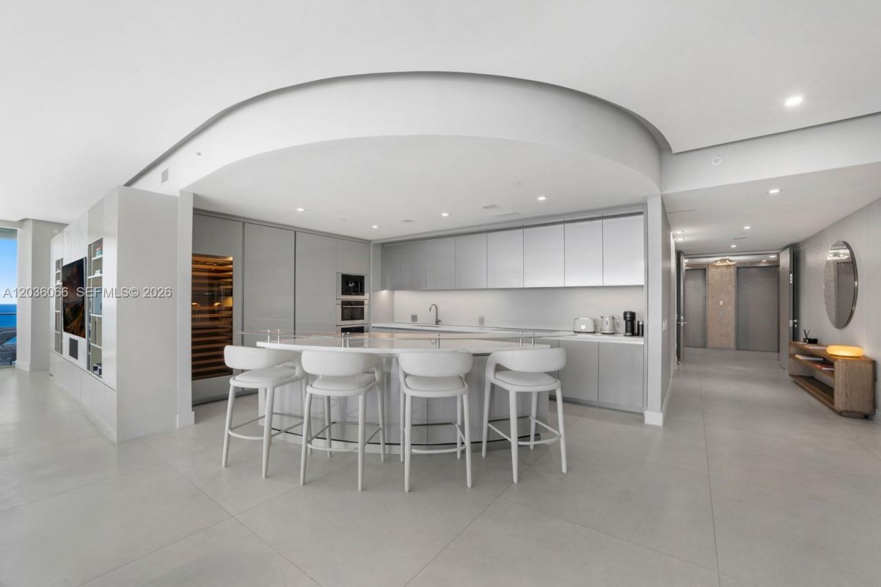 18975 Collins Ave , Unit 3000, Sunny Isles Beach, FL 33160 Photo