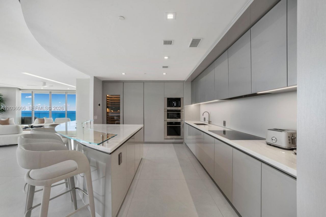 18975 Collins Ave , Unit 3000, Sunny Isles Beach, FL 33160 Photo