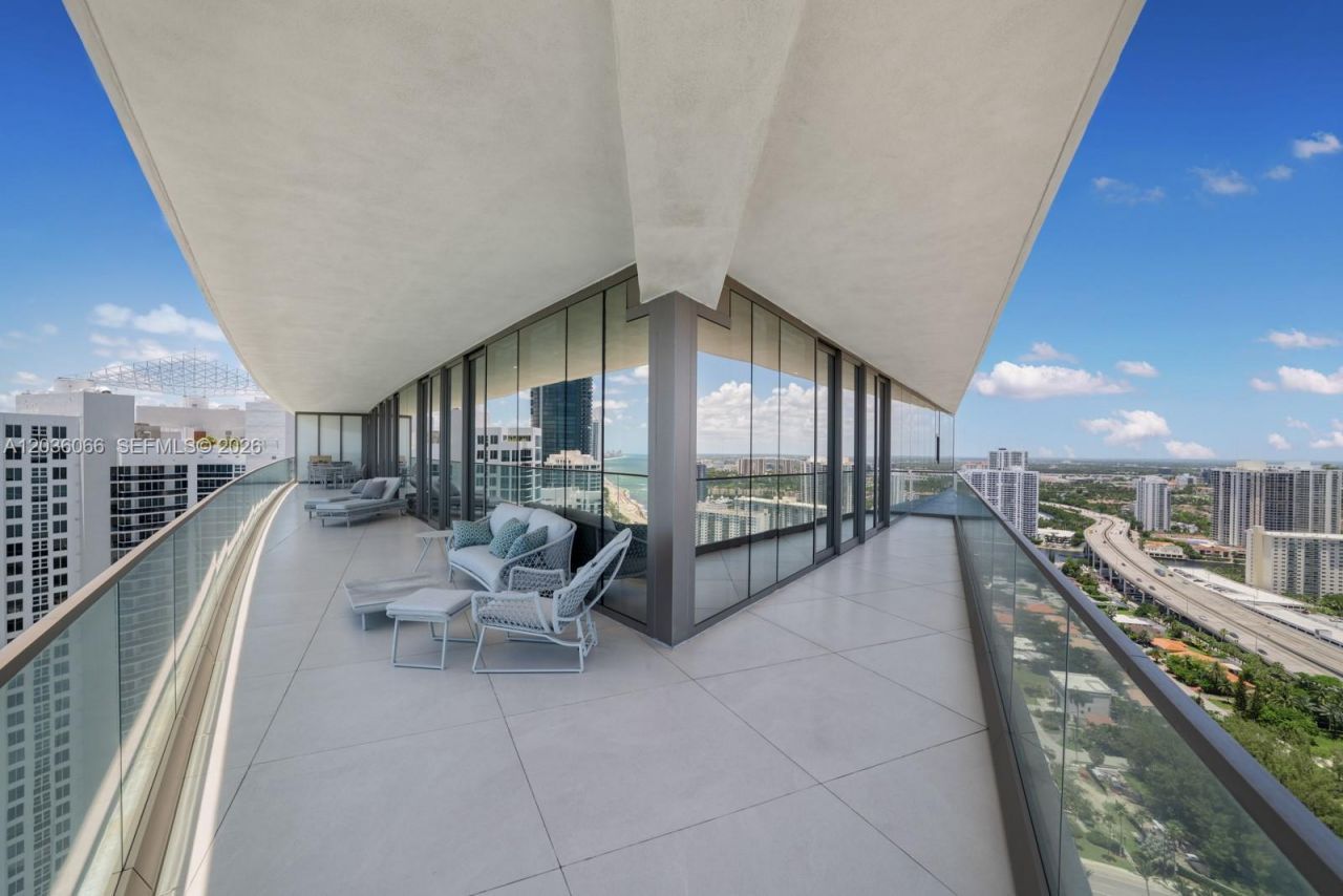 18975 Collins Ave , Unit 3000, Sunny Isles Beach, FL 33160 Photo