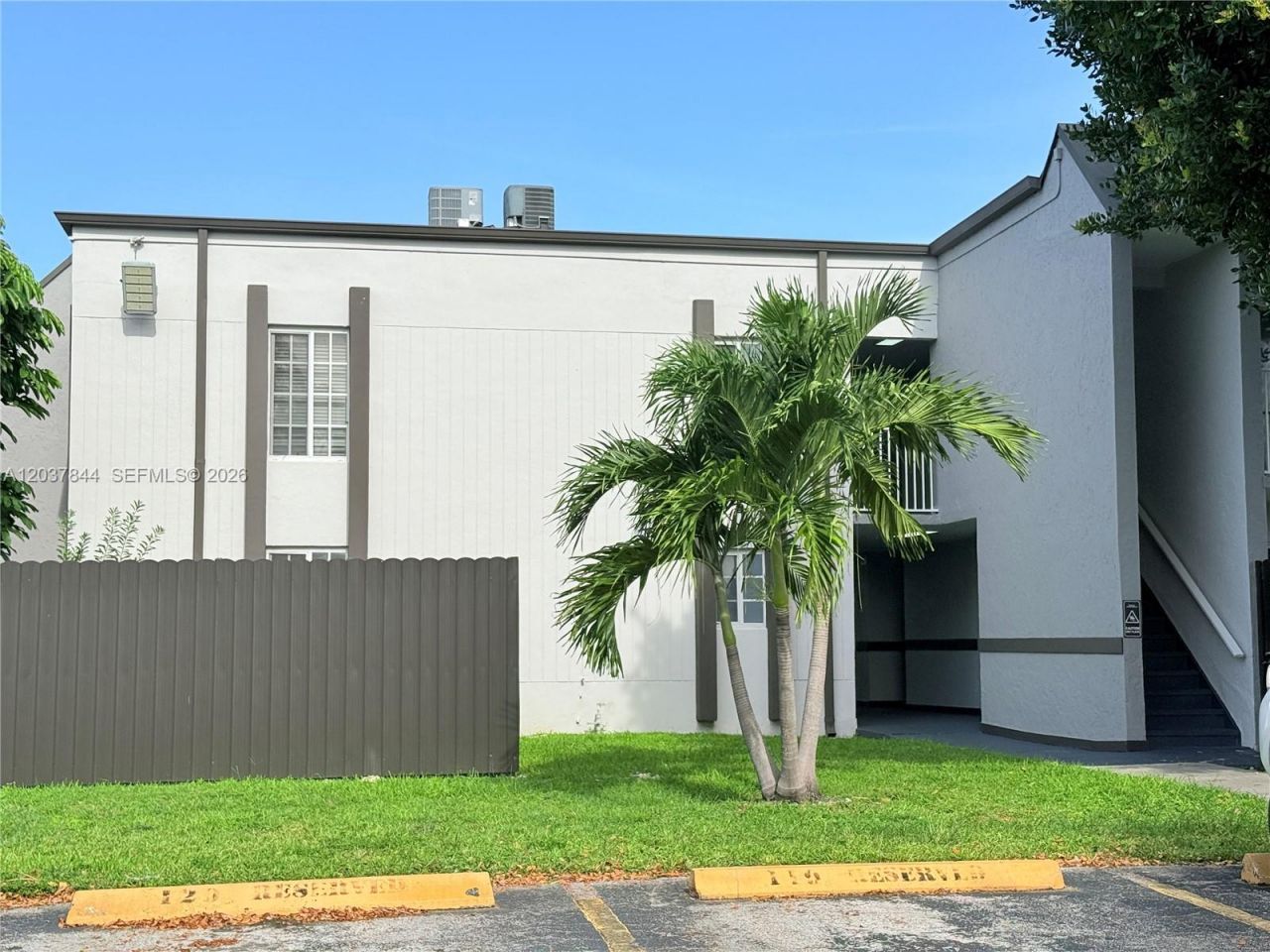 4910 NW 79th Ave, Unit 205, Doral, FL 33166 Photo