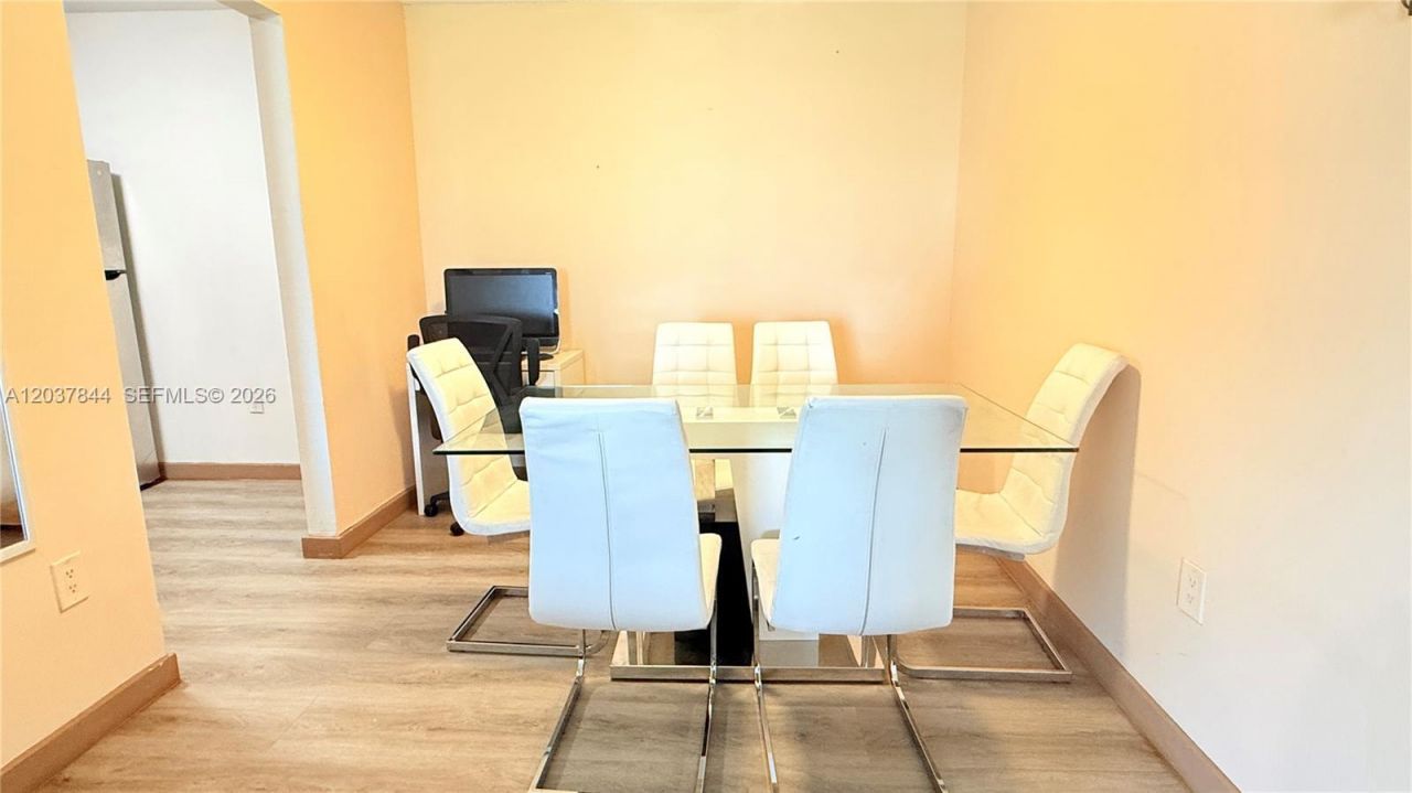 4910 NW 79th Ave, Unit 205, Doral, FL 33166 Photo