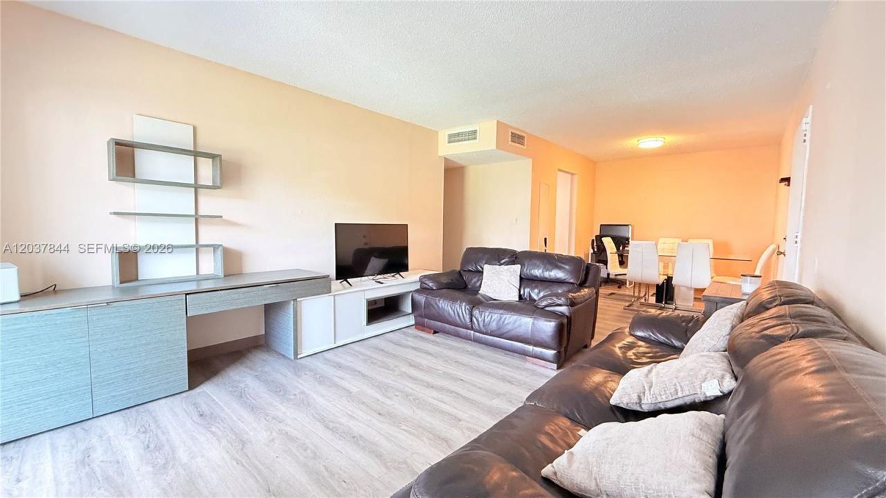 4910 NW 79th Ave, Unit 205, Doral, FL 33166 Photo