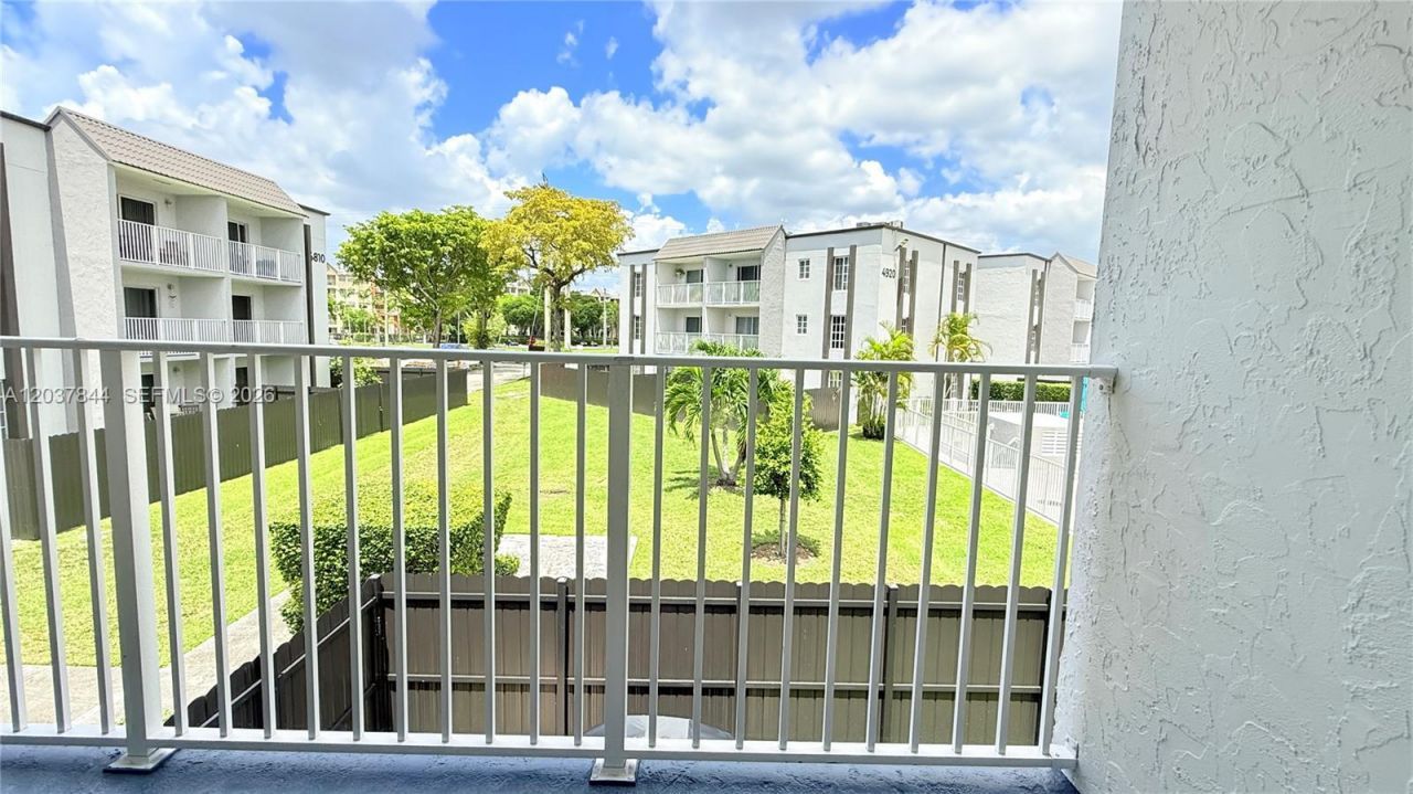 4910 NW 79th Ave, Unit 205, Doral, FL 33166 Photo