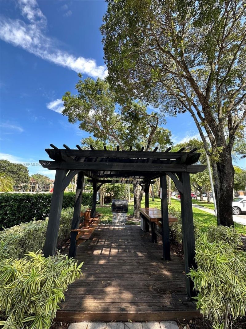 8955 Wiles Rd , Unit 208, Coral Springs, FL 33067 Photo