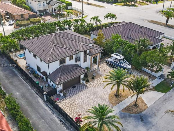 13676 SW 33rd Ter , Miami, FL 33175