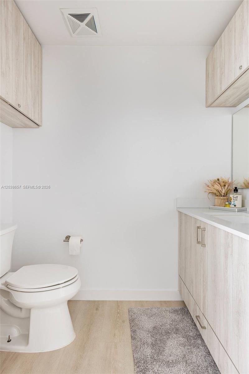 60 SW 13th St , Unit 1412, Miami, FL 33130 Photo