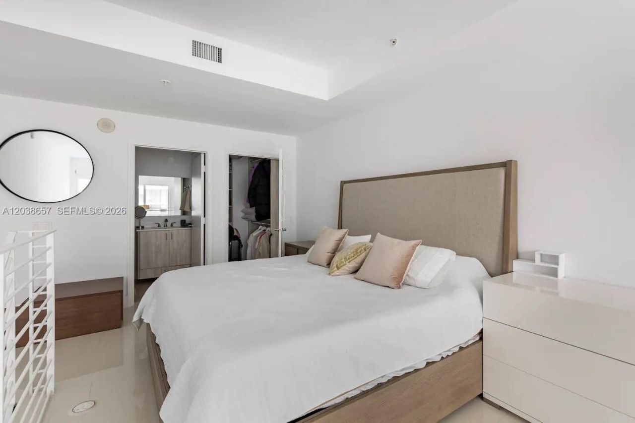 60 SW 13th St , Unit 1412, Miami, FL 33130 Photo
