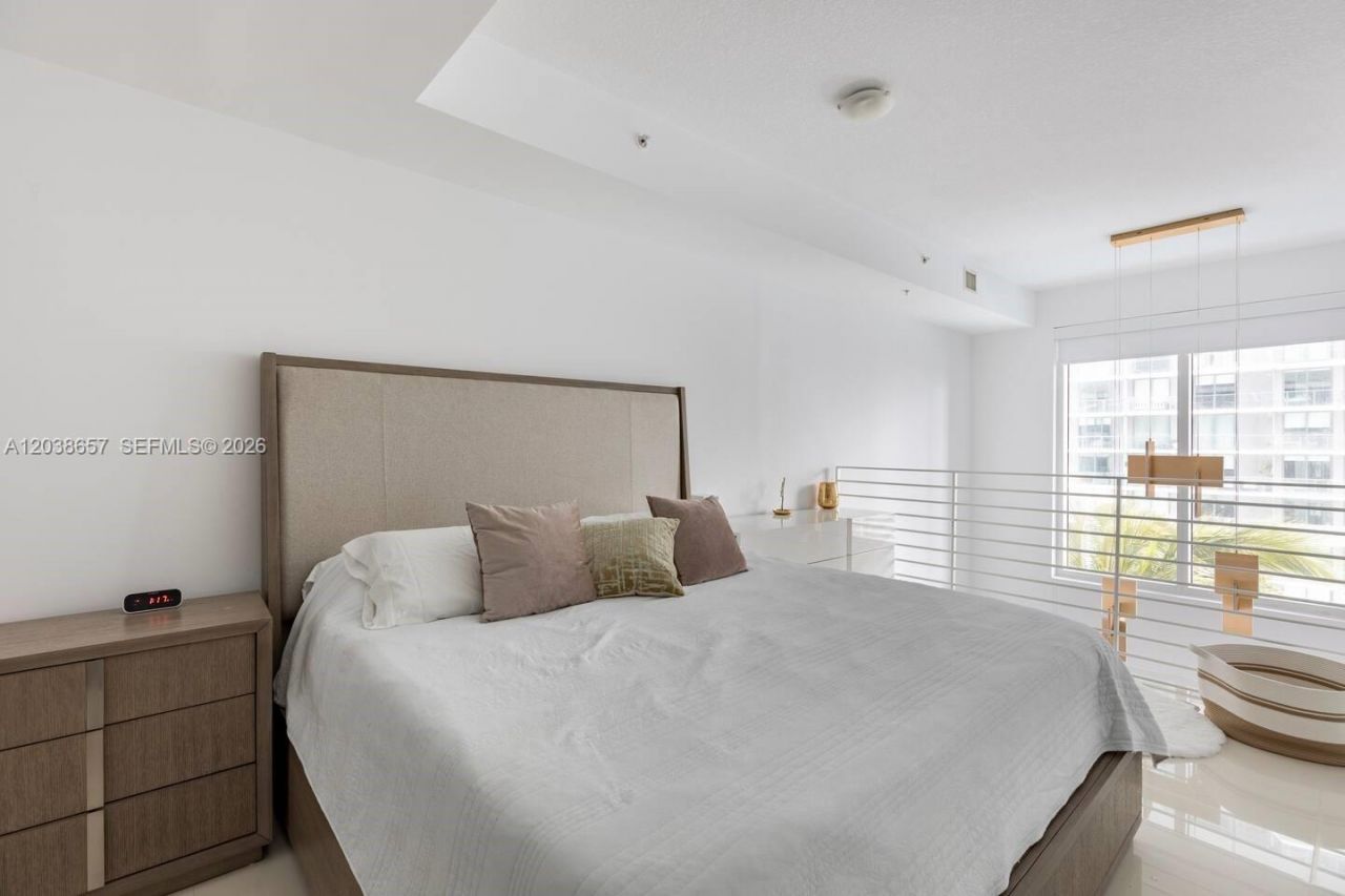 60 SW 13th St , Unit 1412, Miami, FL 33130 Photo