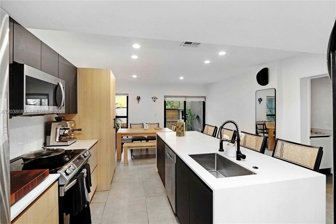 3138 Mary St, Unit 3138, Miami, FL 33133 Photo