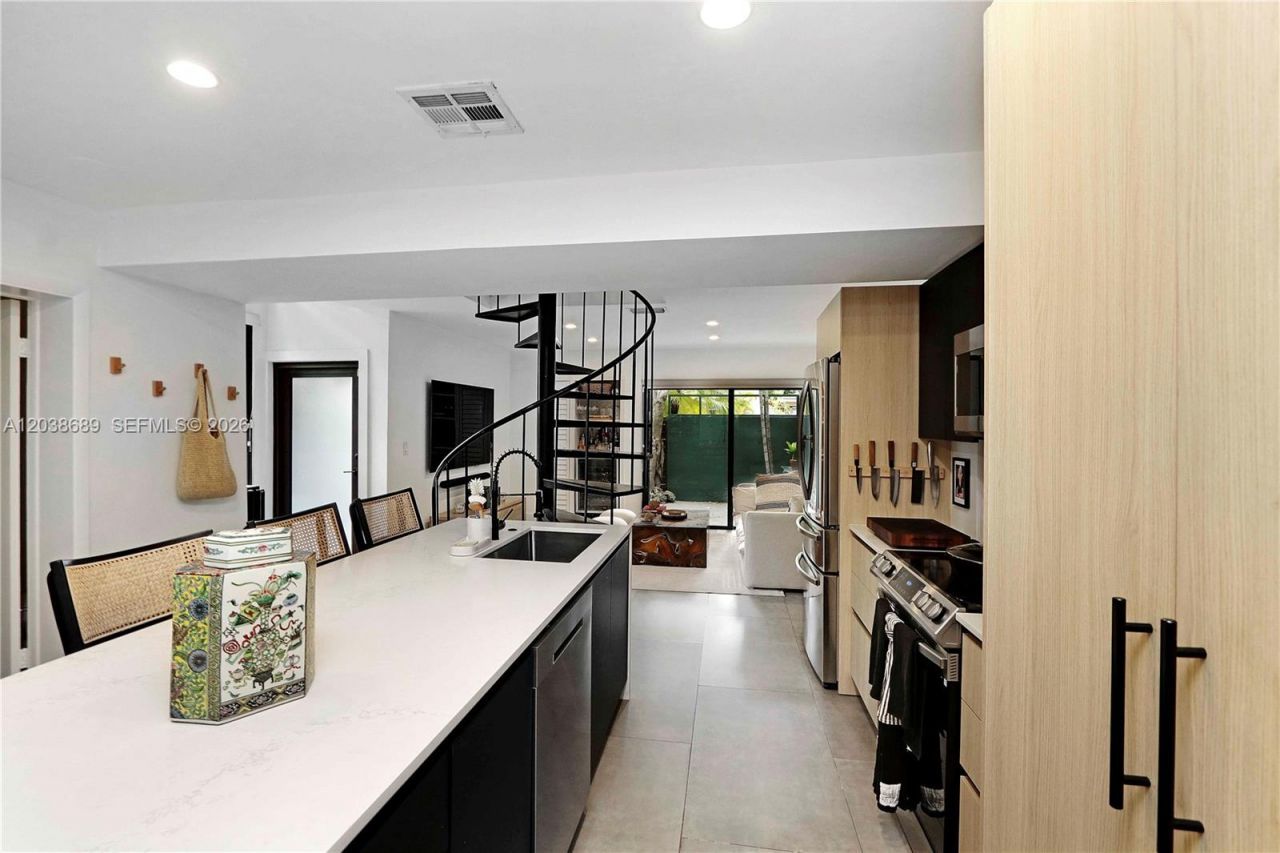3138 Mary St, Unit 3138, Miami, FL 33133 Photo
