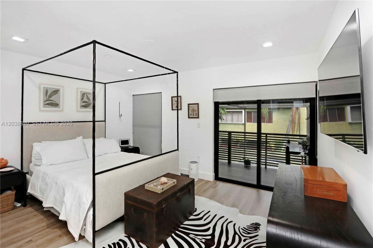 3138 Mary St, Unit 3138, Miami, FL 33133 Photo