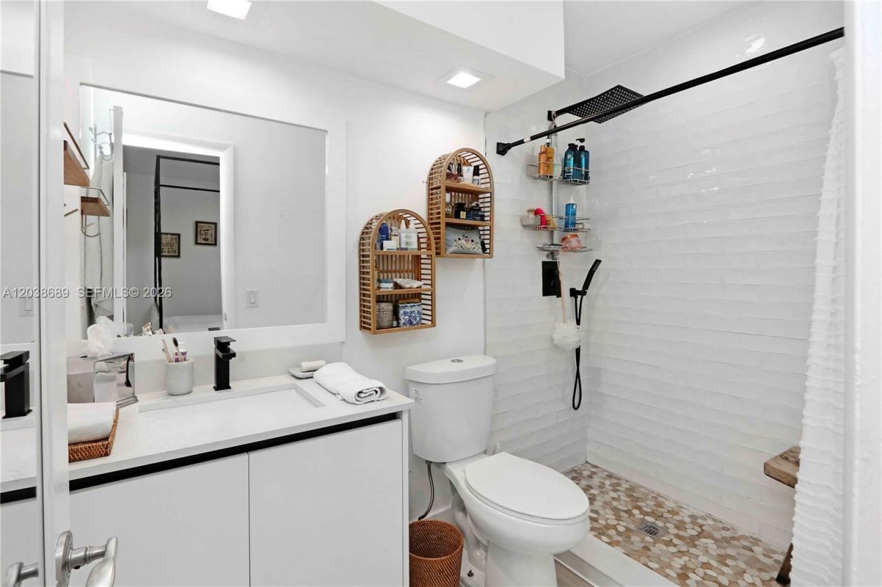 3138 Mary St, Unit 3138, Miami, FL 33133 Photo