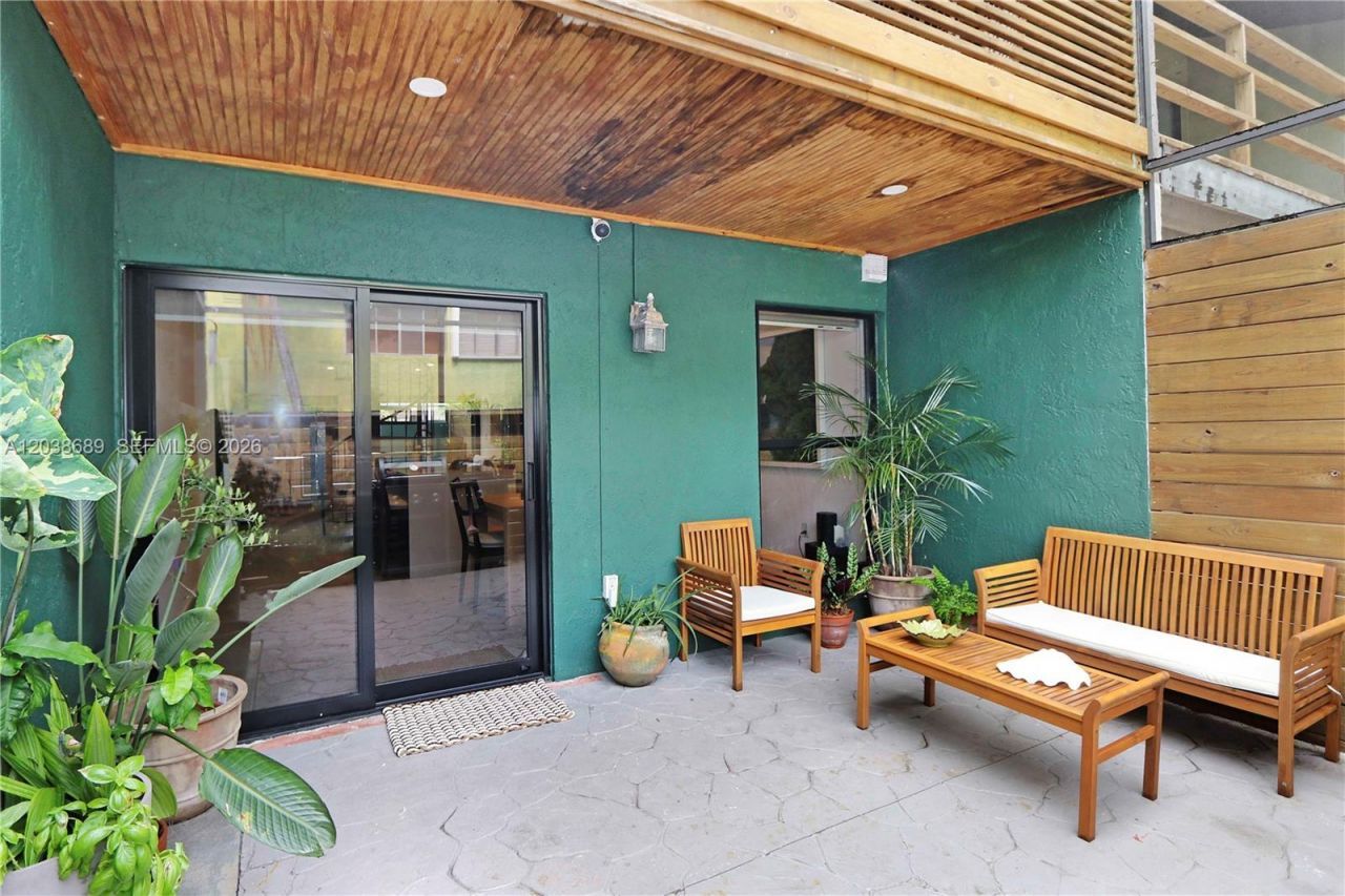 3138 Mary St, Unit 3138, Miami, FL 33133 Photo