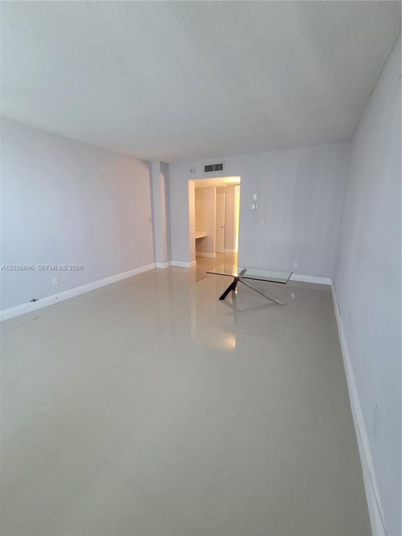 19380 Collins Ave , Unit 504, Sunny Isles Beach, FL 33160 Photo