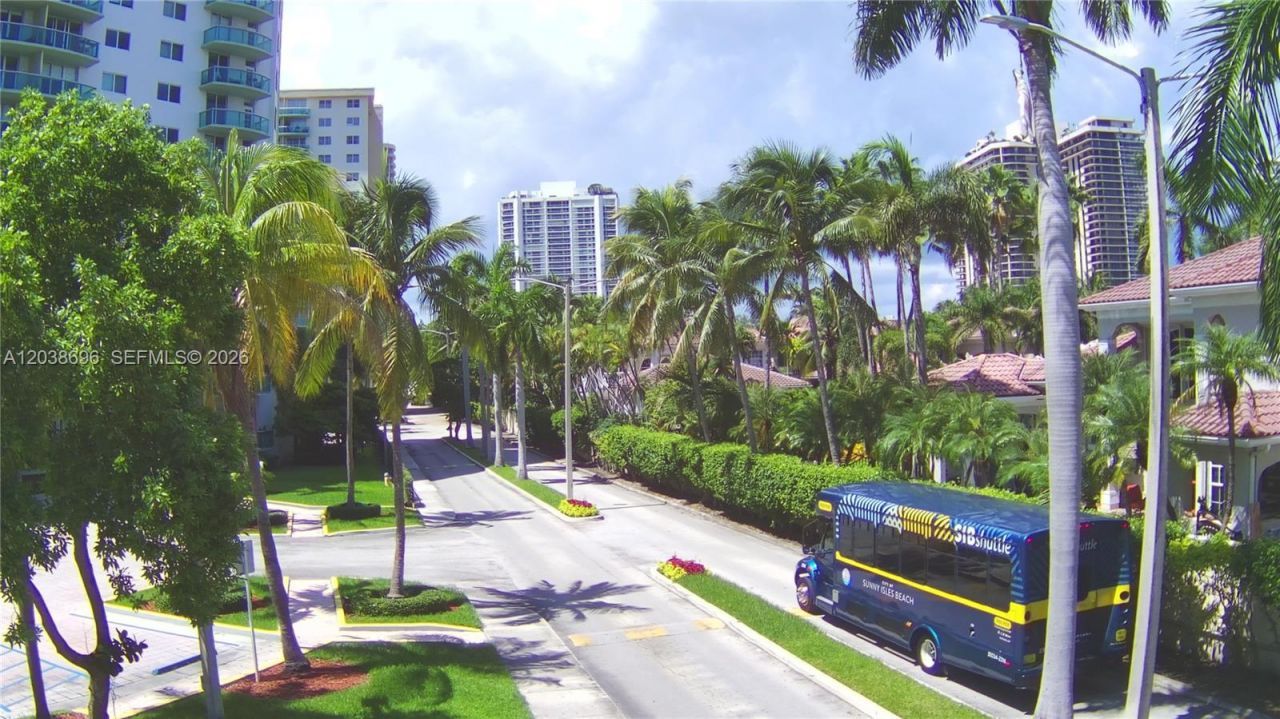 19380 Collins Ave , Unit 504, Sunny Isles Beach, FL 33160 Photo
