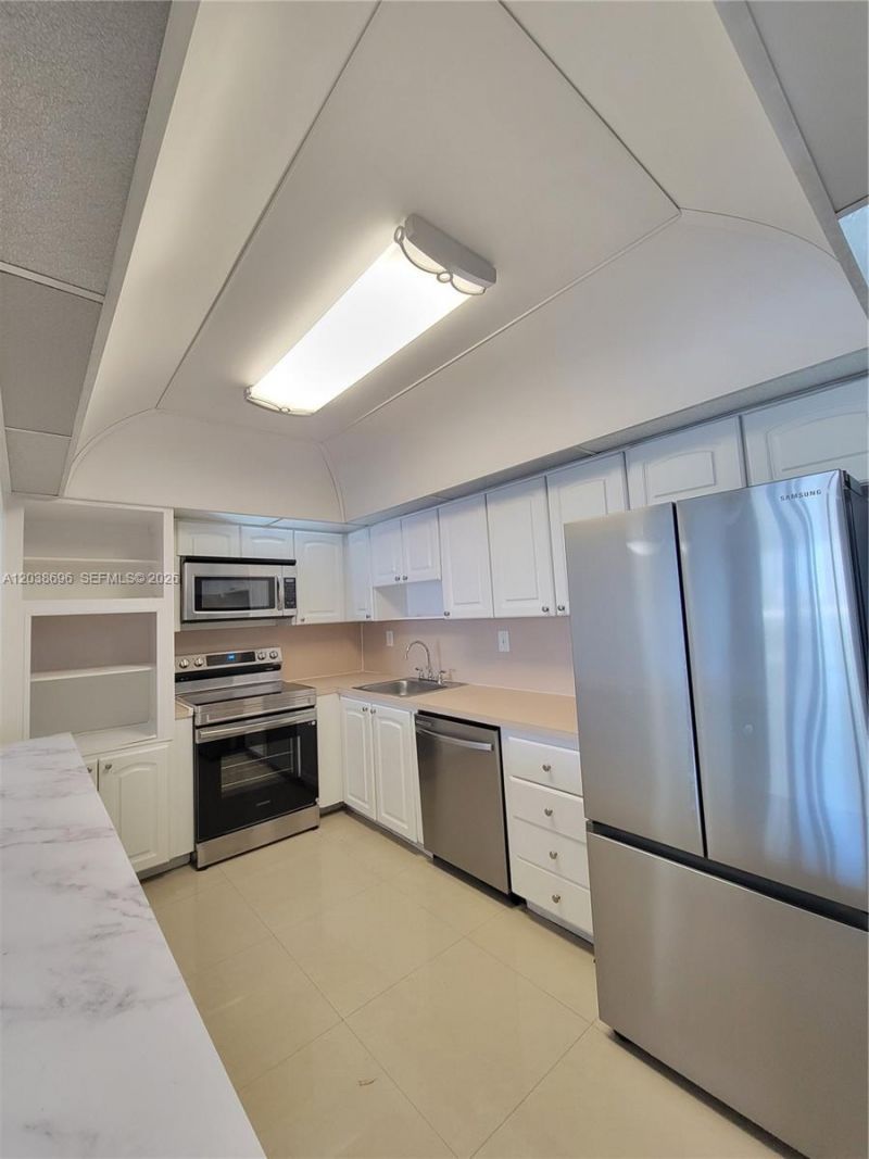 19380 Collins Ave , Unit 504, Sunny Isles Beach, FL 33160 Photo