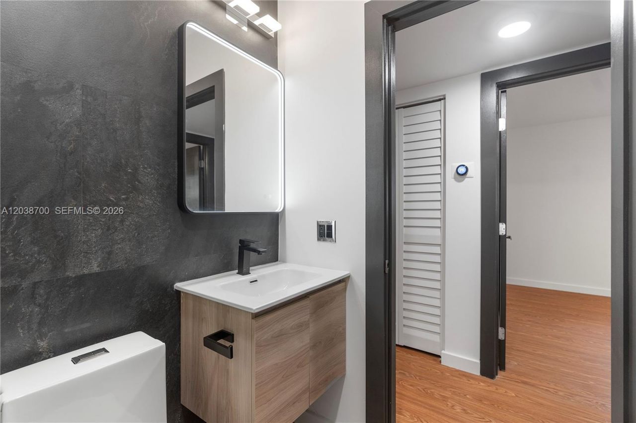 1428 NE 153rd Ter , North Miami Beach, FL 33162 Photo