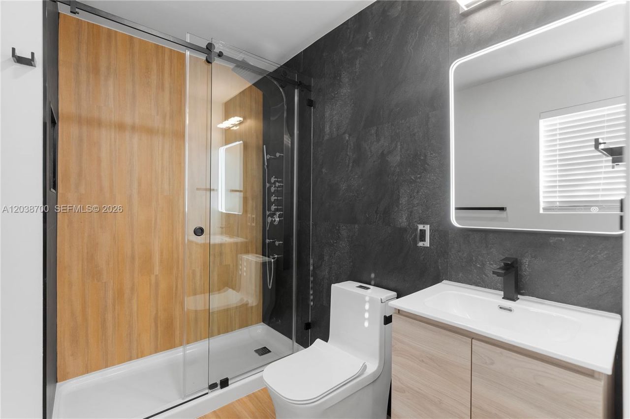 1428 NE 153rd Ter , North Miami Beach, FL 33162 Photo