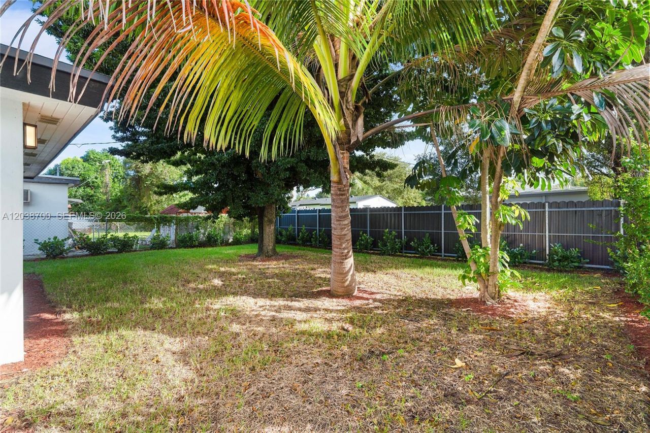 1428 NE 153rd Ter , North Miami Beach, FL 33162 Photo