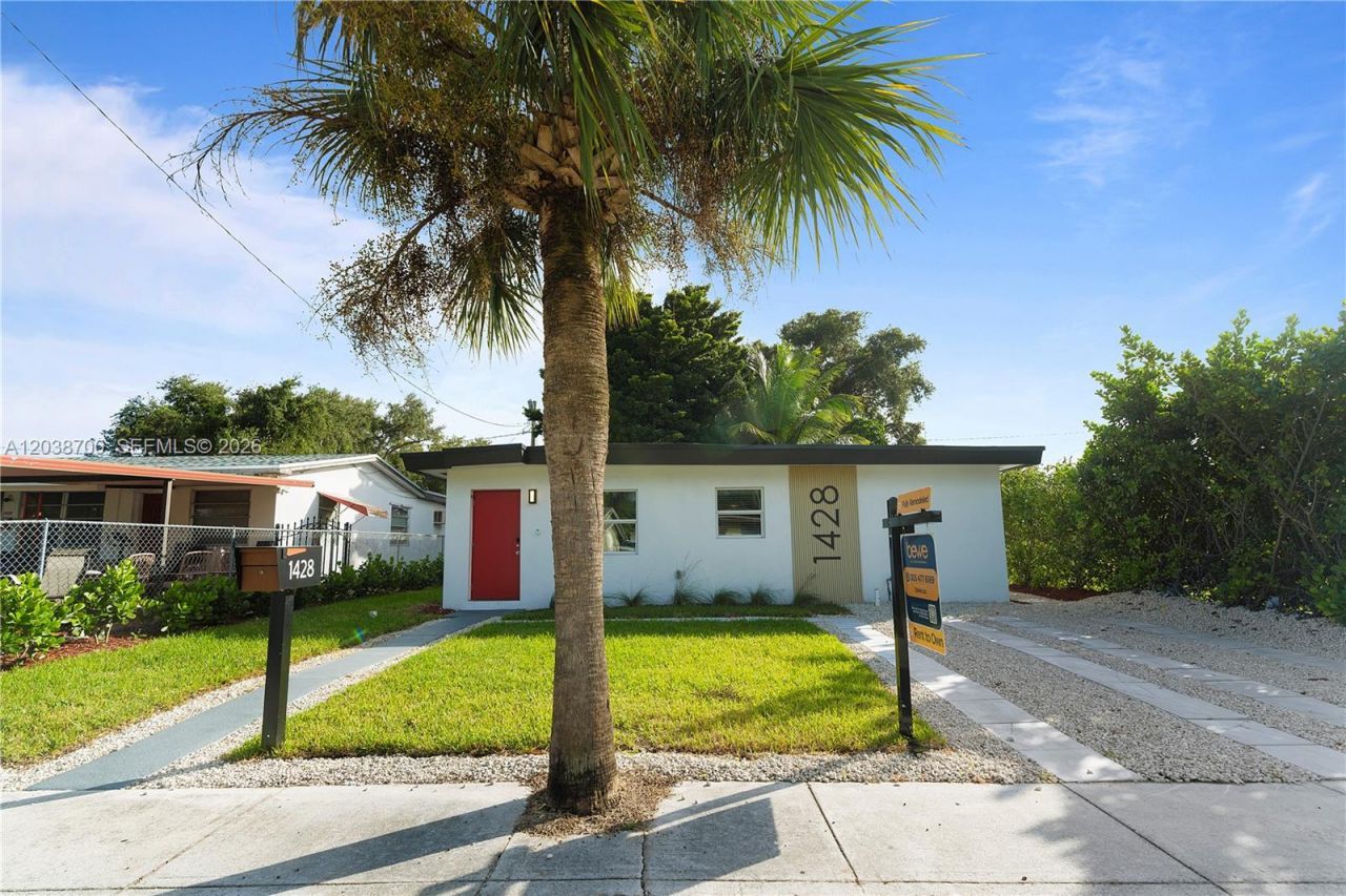 1428 NE 153rd Ter , North Miami Beach, FL 33162 Photo
