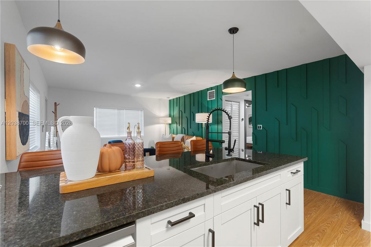 1428 NE 153rd Ter , North Miami Beach, FL 33162 Photo