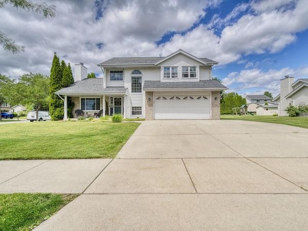 10635 S Shepard AVENUE, Oak Creek, WI 53154