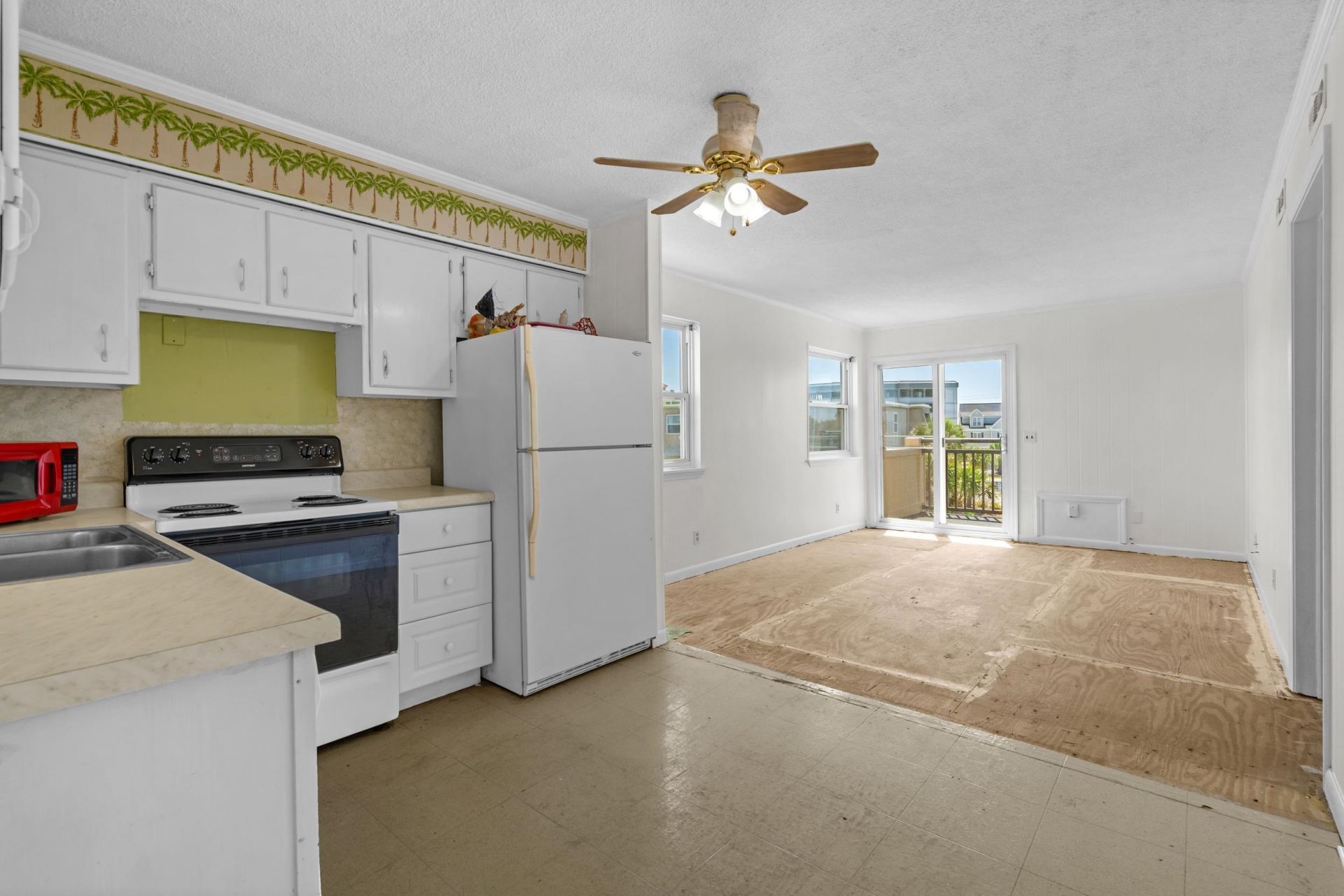 1582 S Waccamaw Dr.  Photo 4