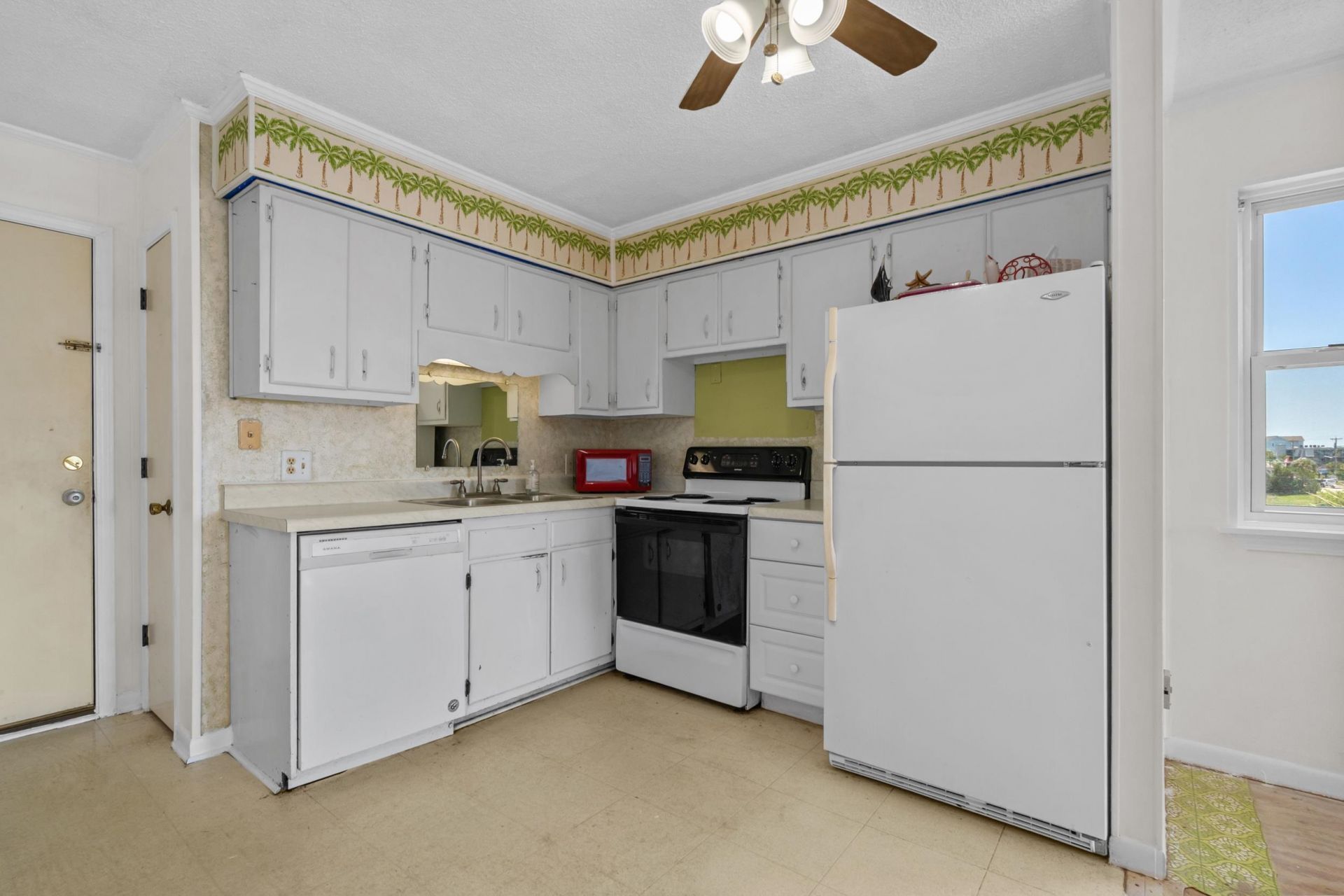 1582 S Waccamaw Dr.  Photo 5