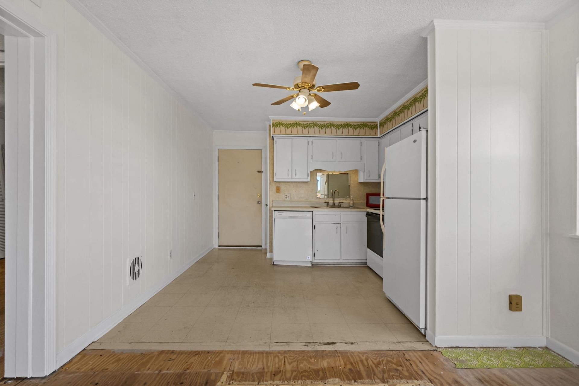 1582 S Waccamaw Dr.  Photo 8