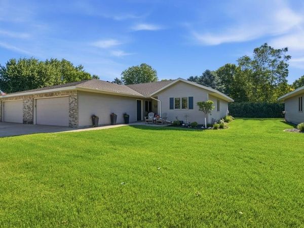 2607 9th Street SW, Willmar, MN 56201