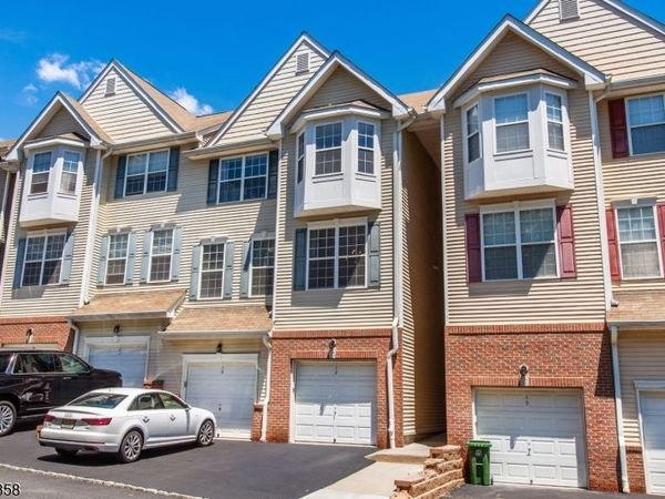 17 Conover Ter, Lebanon, NJ 08833