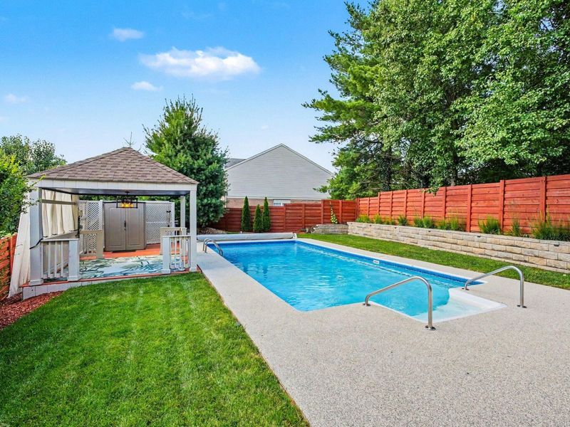 8187 Heatherwood Drive, Florence, KY 41042 Photo 3
