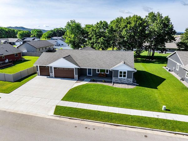 1822 Brooklyn Pl, Holmen, WI 54636