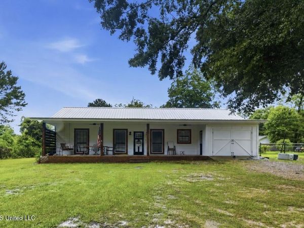 1310 W Border Avenue, Wiggins, MS 39577