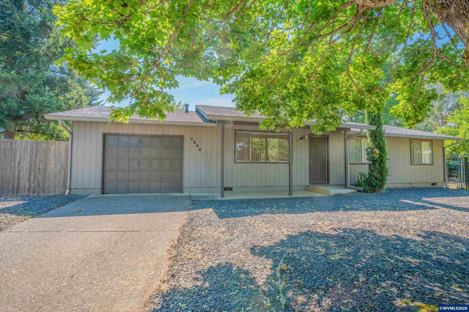 1043 26th Ct, Sweet Home, OR 97386 Main Photo