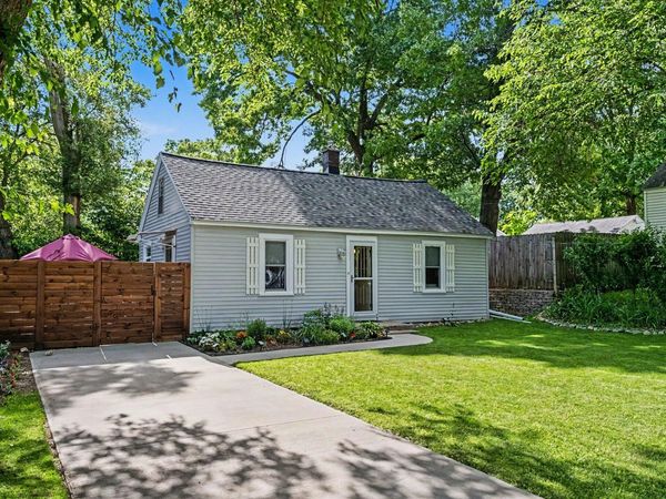 2628 Longstreet Avenue SW, Wyoming, MI 49509