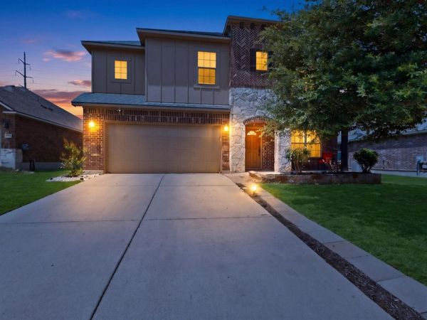 1006 S Pasture DR, Hutto, TX 78634