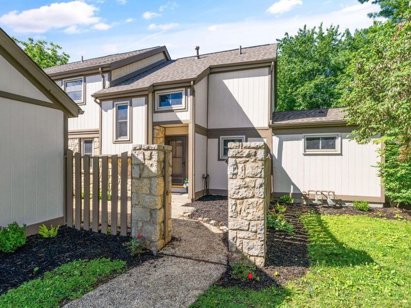 105 Kinder Place , Columbus, OH 43230 Photo 3
