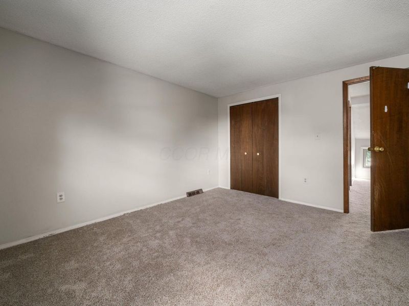 105 Kinder Place , Columbus, OH 43230 Photo 31