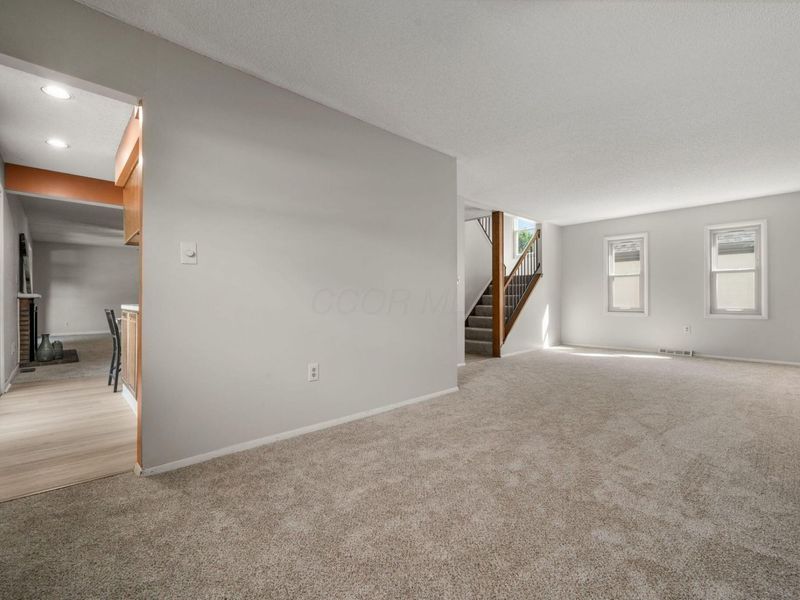 105 Kinder Place , Columbus, OH 43230 Photo 8