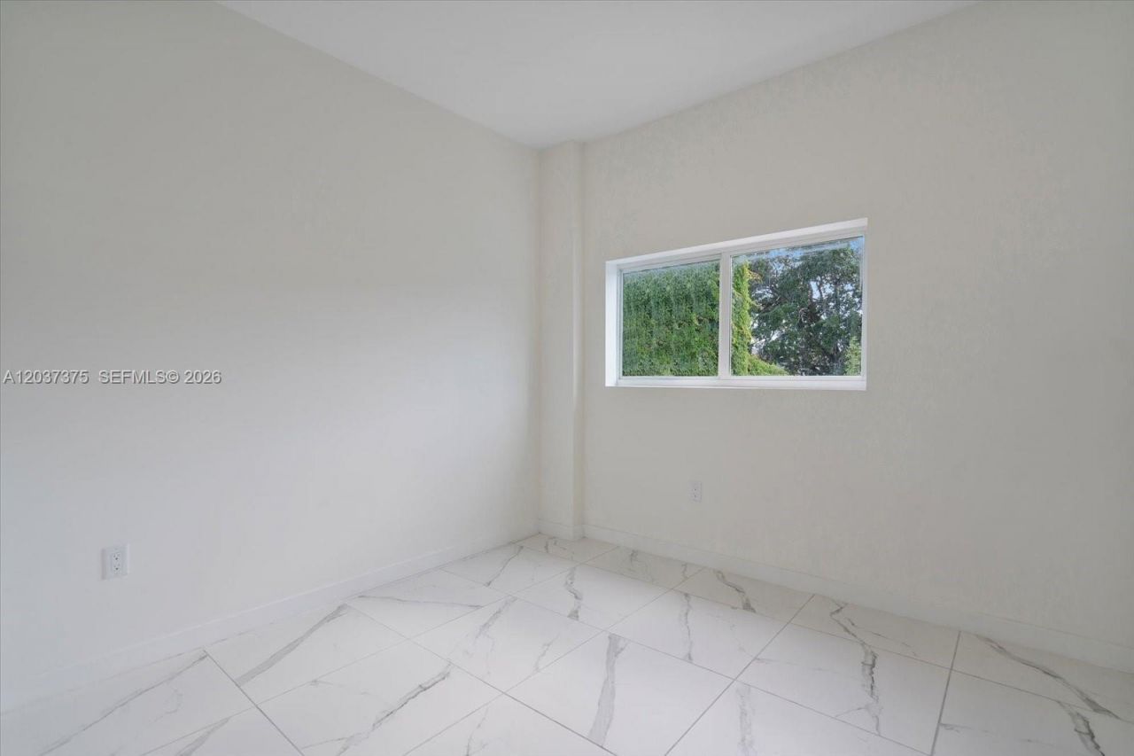 420 SW 7th Ave , Unit 201, Miami, FL 33130 Photo