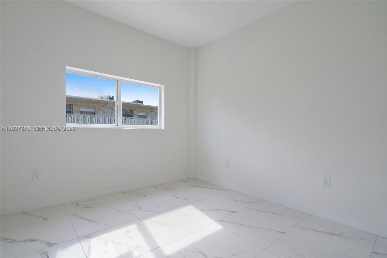 420 SW 7th Ave , Unit 201, Miami, FL 33130 Photo