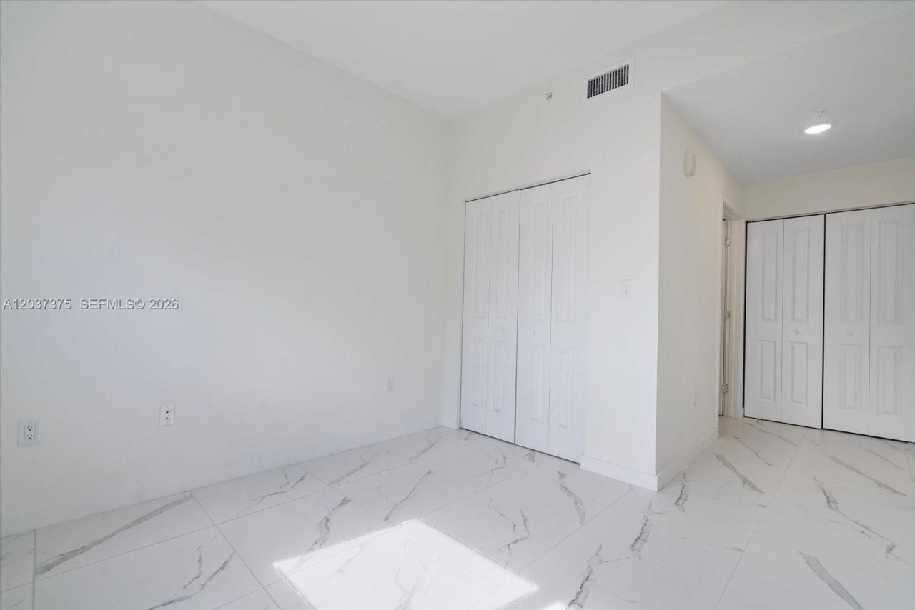 420 SW 7th Ave , Unit 201, Miami, FL 33130 Photo