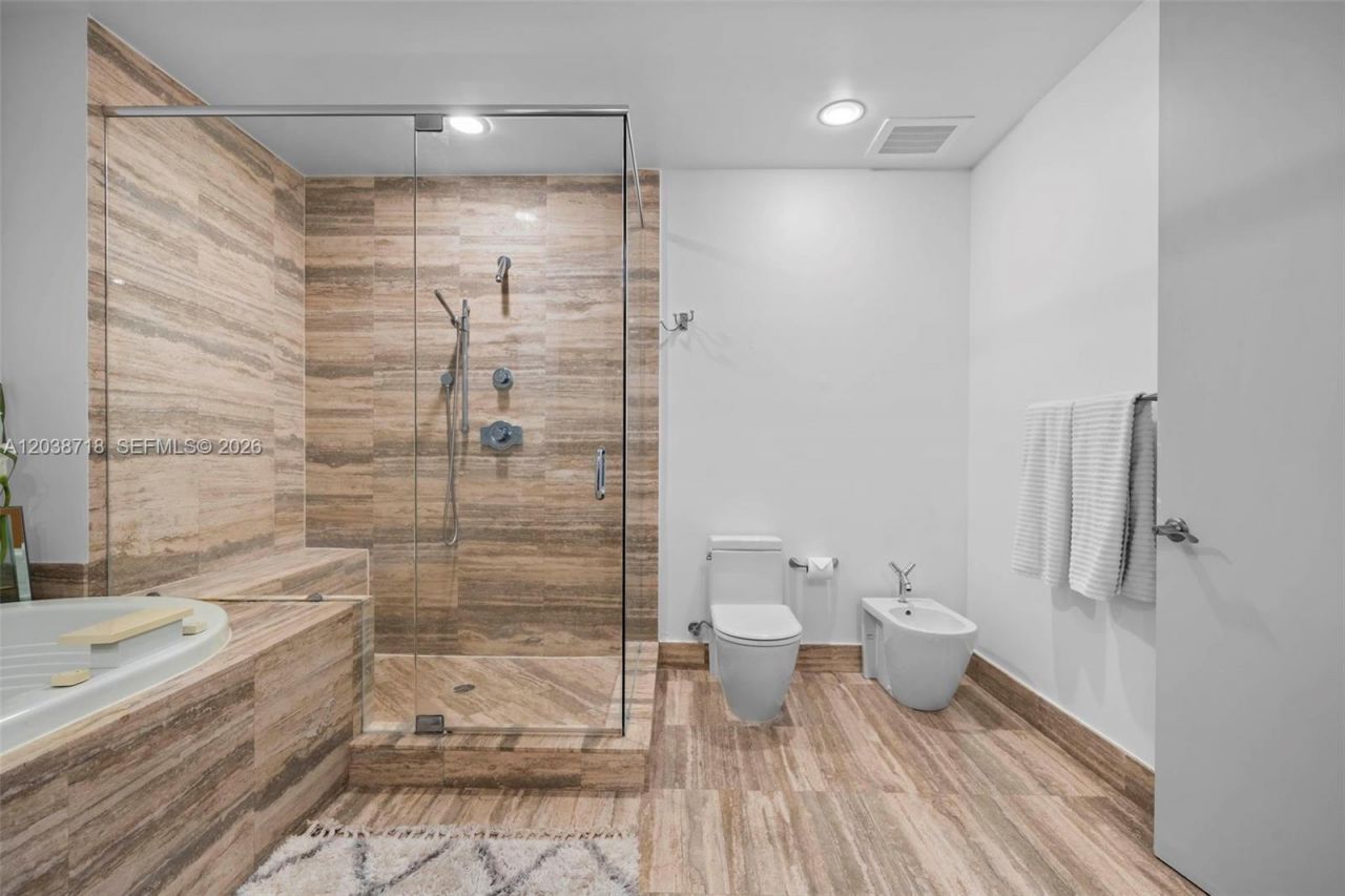 15901 Collins Ave, Unit 1502, Sunny Isles Beach, FL 33160 Photo