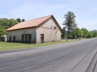 14211 Dodge Avenue, Sackets Harbor, NY 13685