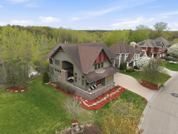 10721 Watersedge Lane, Woodbury, MN 55129
