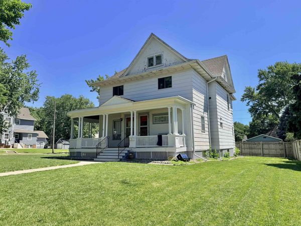 3720-22 4TH AVE, Sioux City, IA 51106