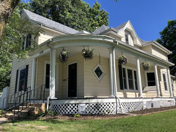 438 E Washington Street , Marshfield, MO 65706