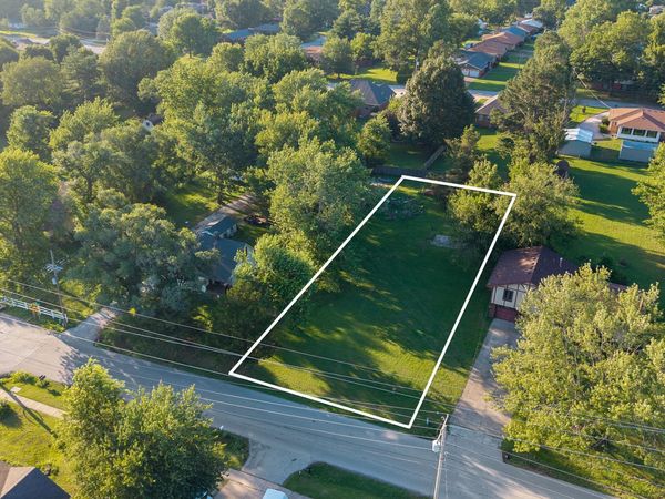 1415 E Mcclernon Street , Springfield, MO 65803